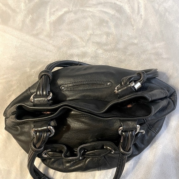 B Makowsky Large Soft Black Leather Shoulder Purse Bucket Bag - Picture 4 of 15